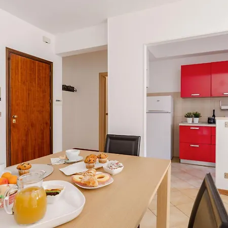 Italian Experience- Centromare * Porto Recanati